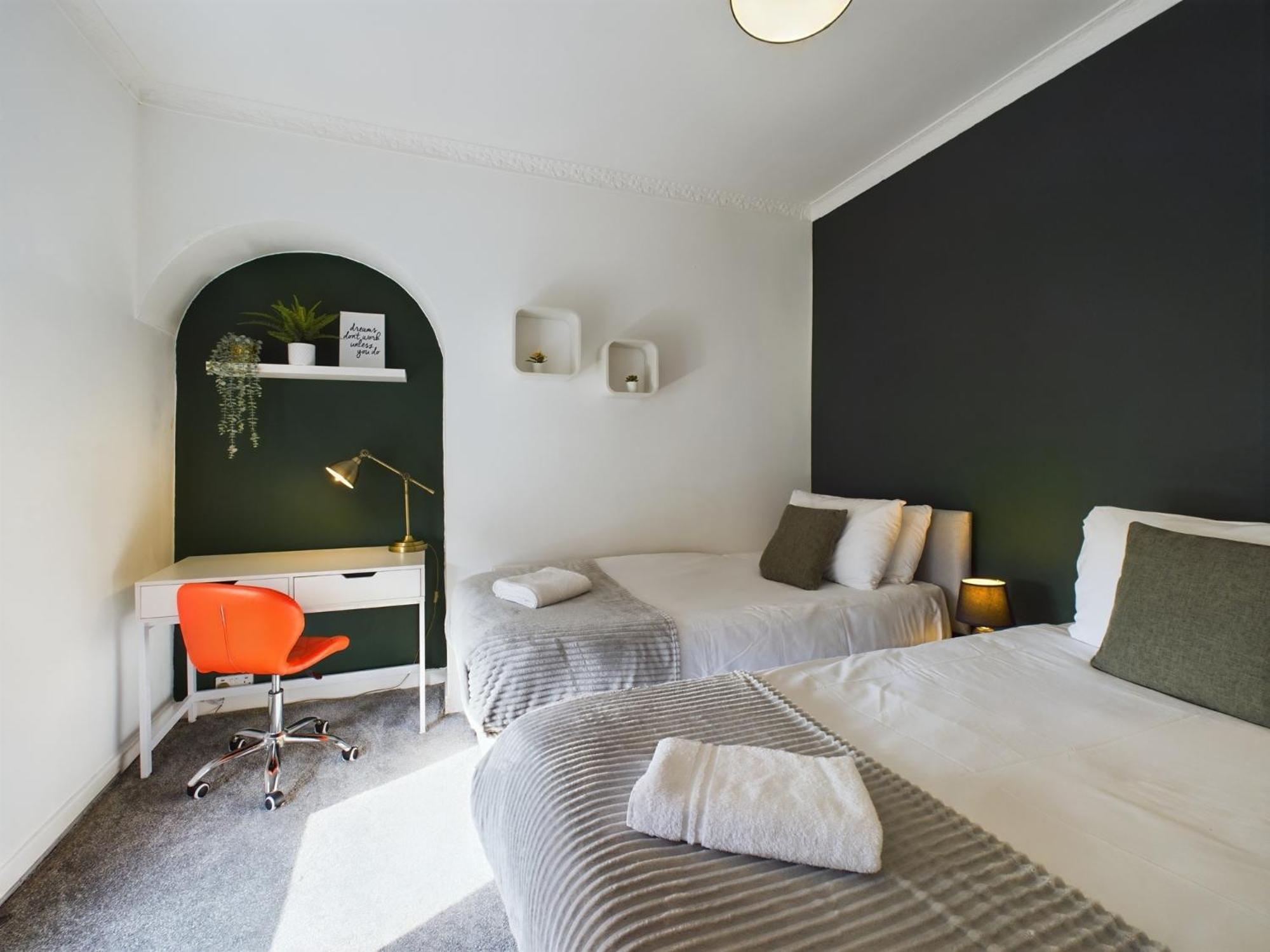 Charming Apartments - Cosy Retreat - Short Drive To City Centre - Free Parking Ливерпуль Экстерьер фото