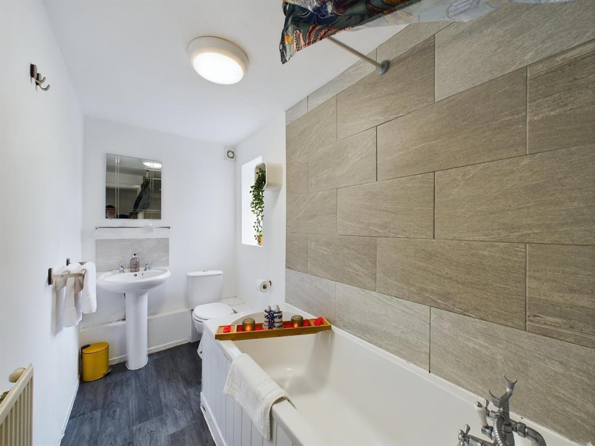Charming Apartments - Cosy Retreat - Short Drive To City Centre - Free Parking Ливерпуль Экстерьер фото